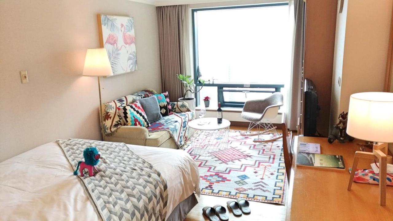 Artistic Studio Taichung Bagian luar foto